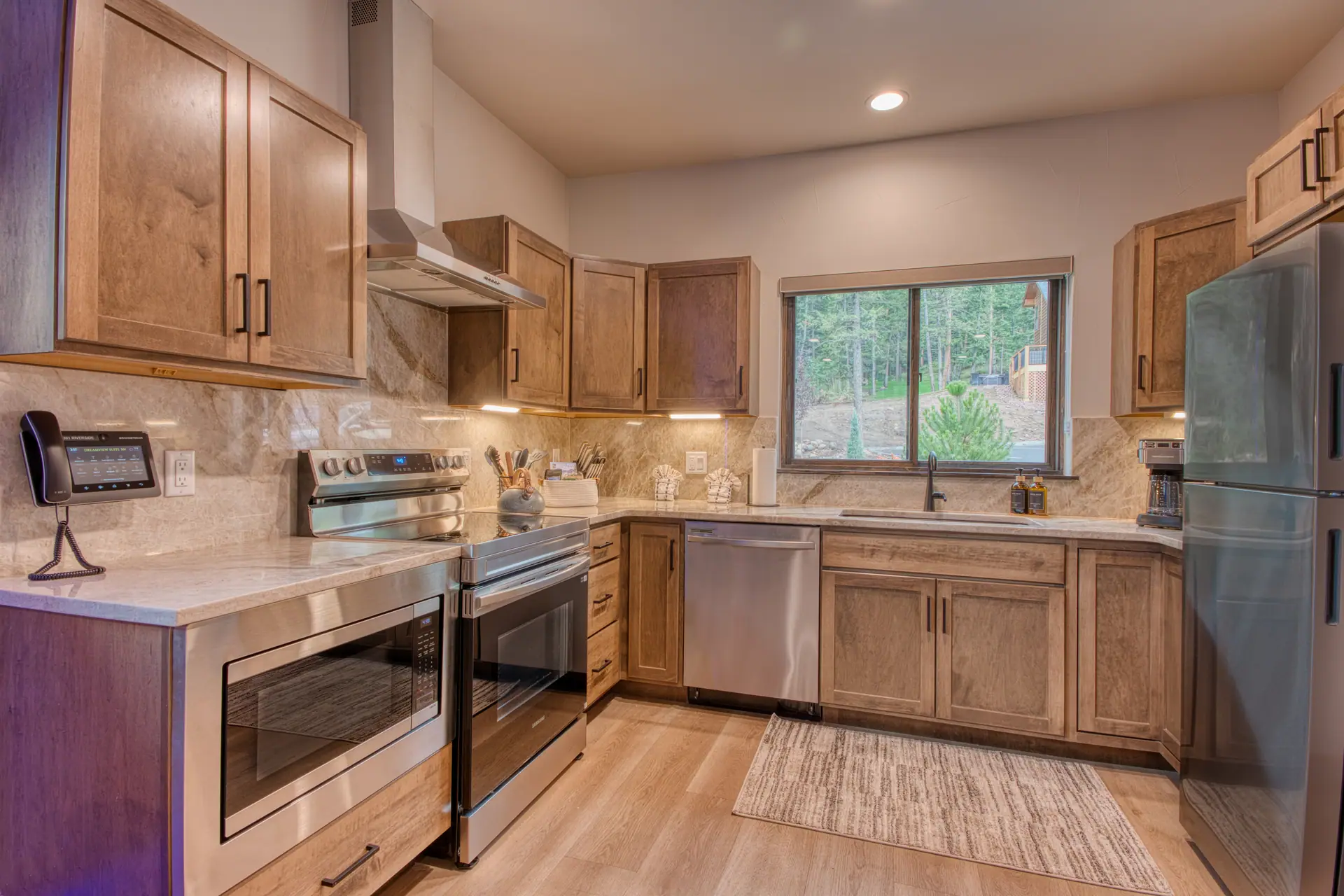 Full kitchen